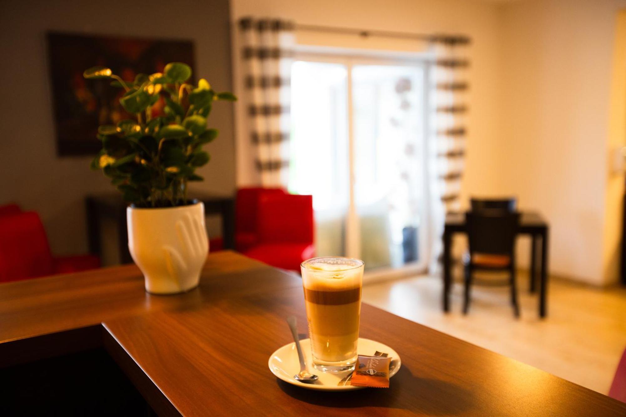 Auwald Hotel อินโกลชตัดต์ ภายนอก รูปภาพ