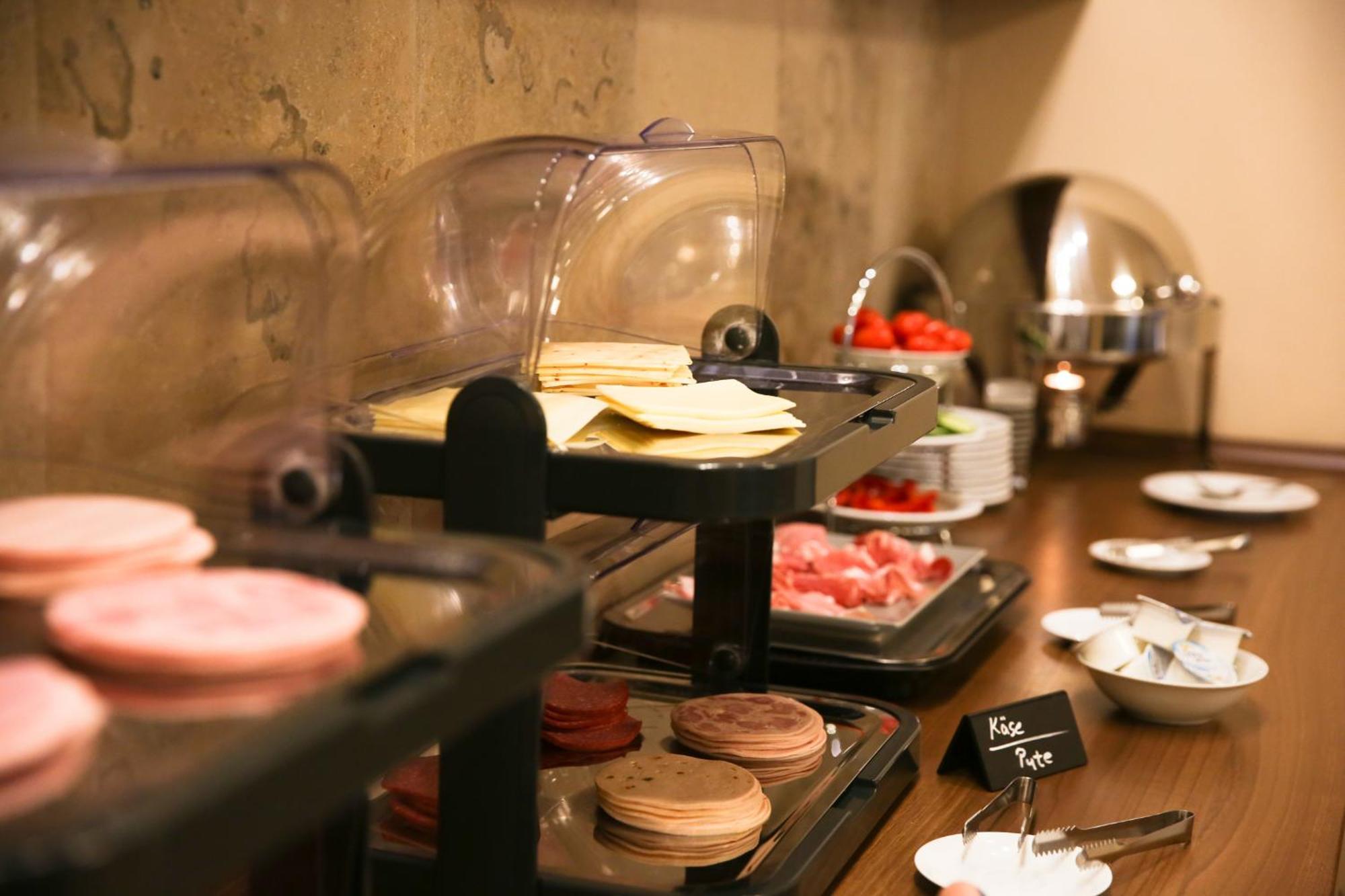 Auwald Hotel อินโกลชตัดต์ ภายนอก รูปภาพ