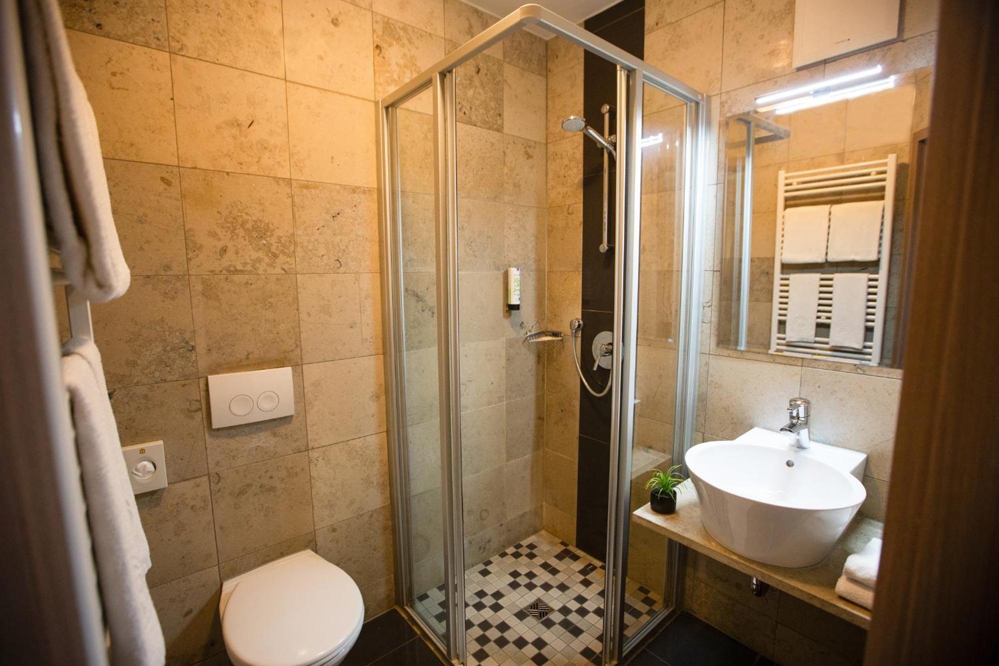 Auwald Hotel อินโกลชตัดต์ ภายนอก รูปภาพ